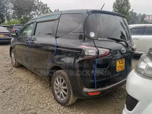 Toyota Sienta 2018 Black