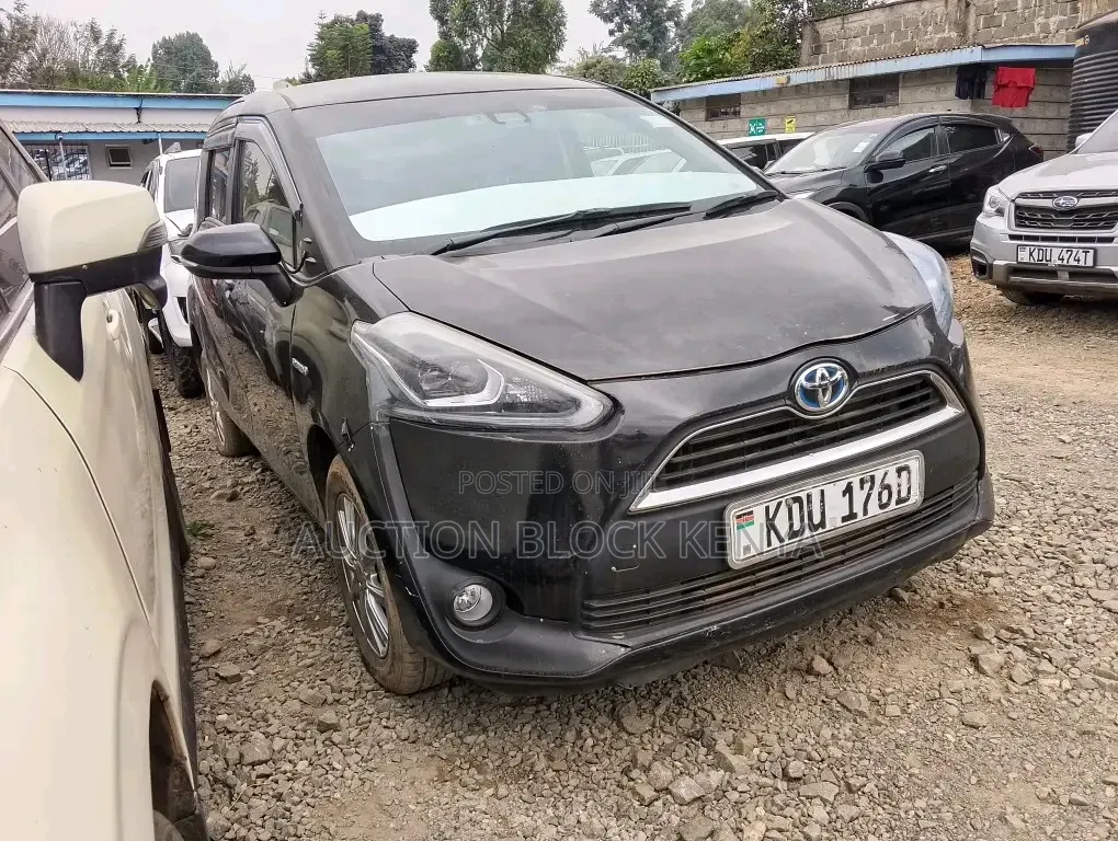 Toyota Sienta 2018 Black
