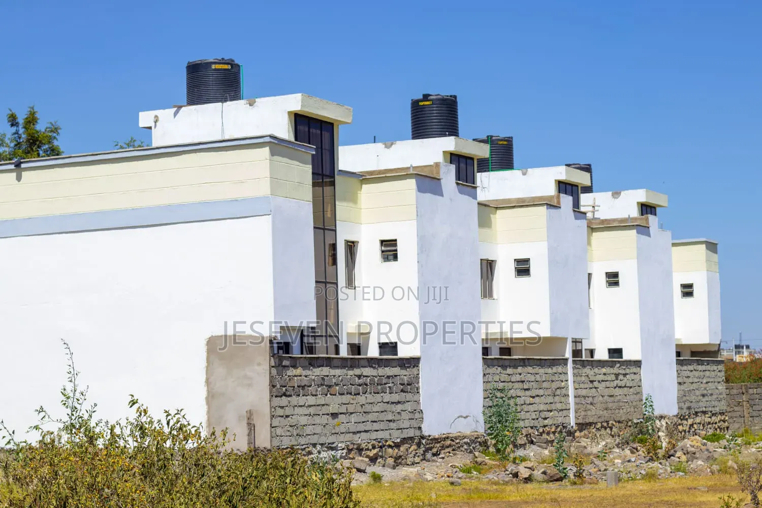 5bdrm Townhouse/Terrace in Utawala, Junction/Benedicta for sale