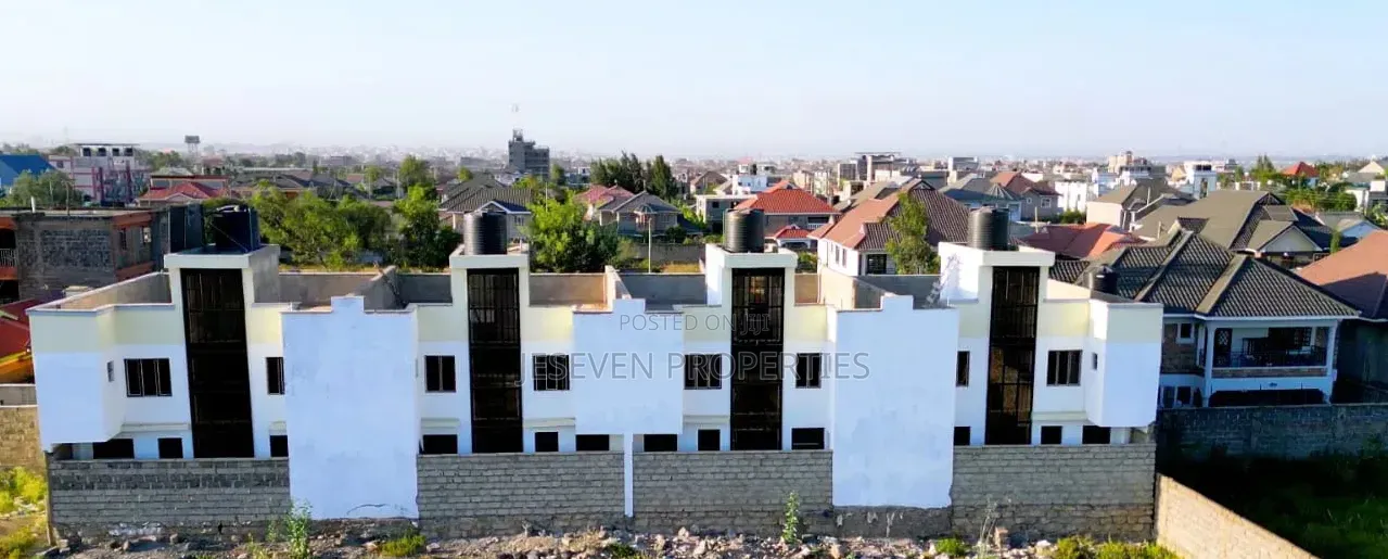 5bdrm Townhouse/Terrace in Utawala, Junction/Benedicta for sale