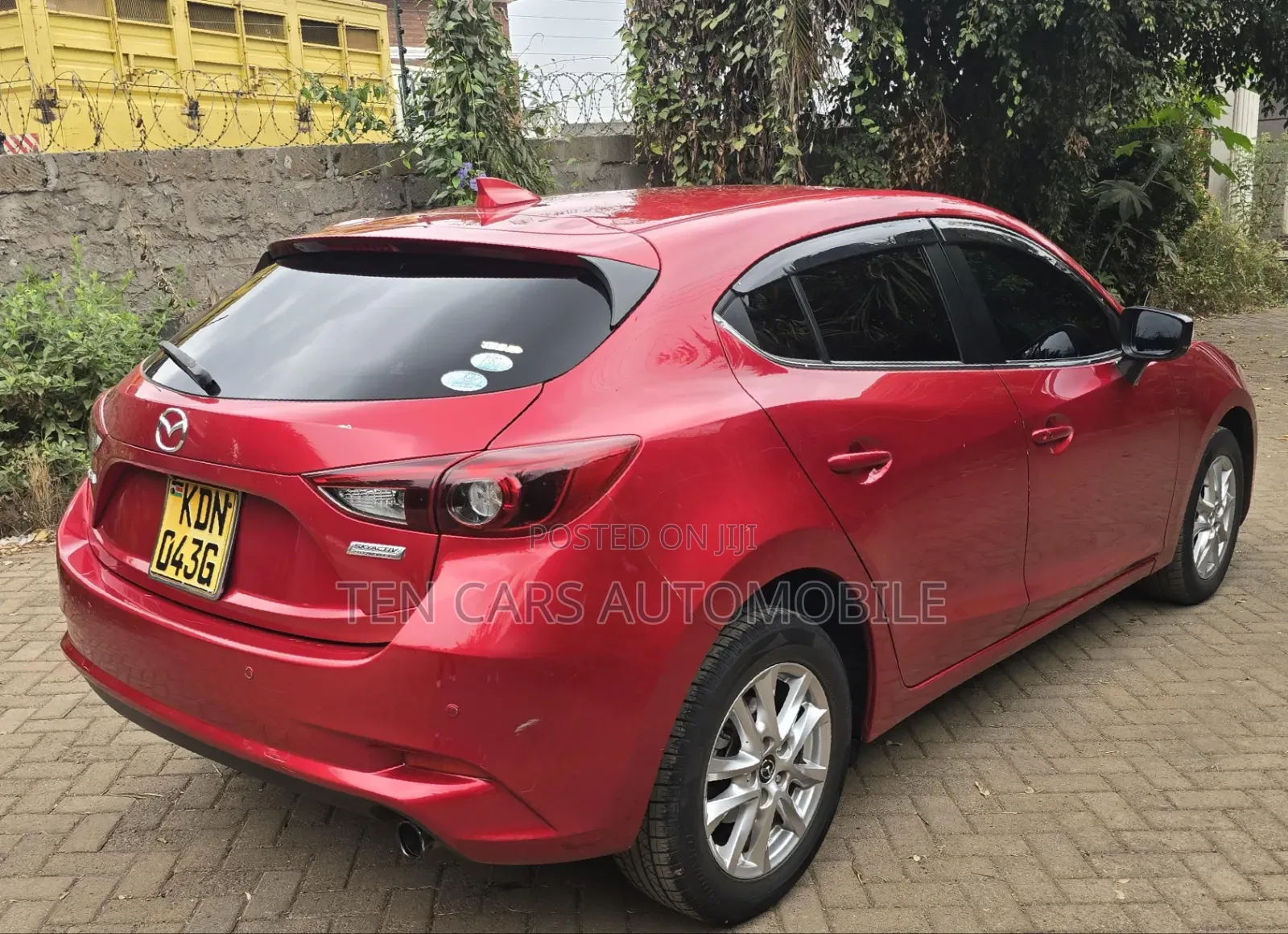 Mazda Axela 2017 Red