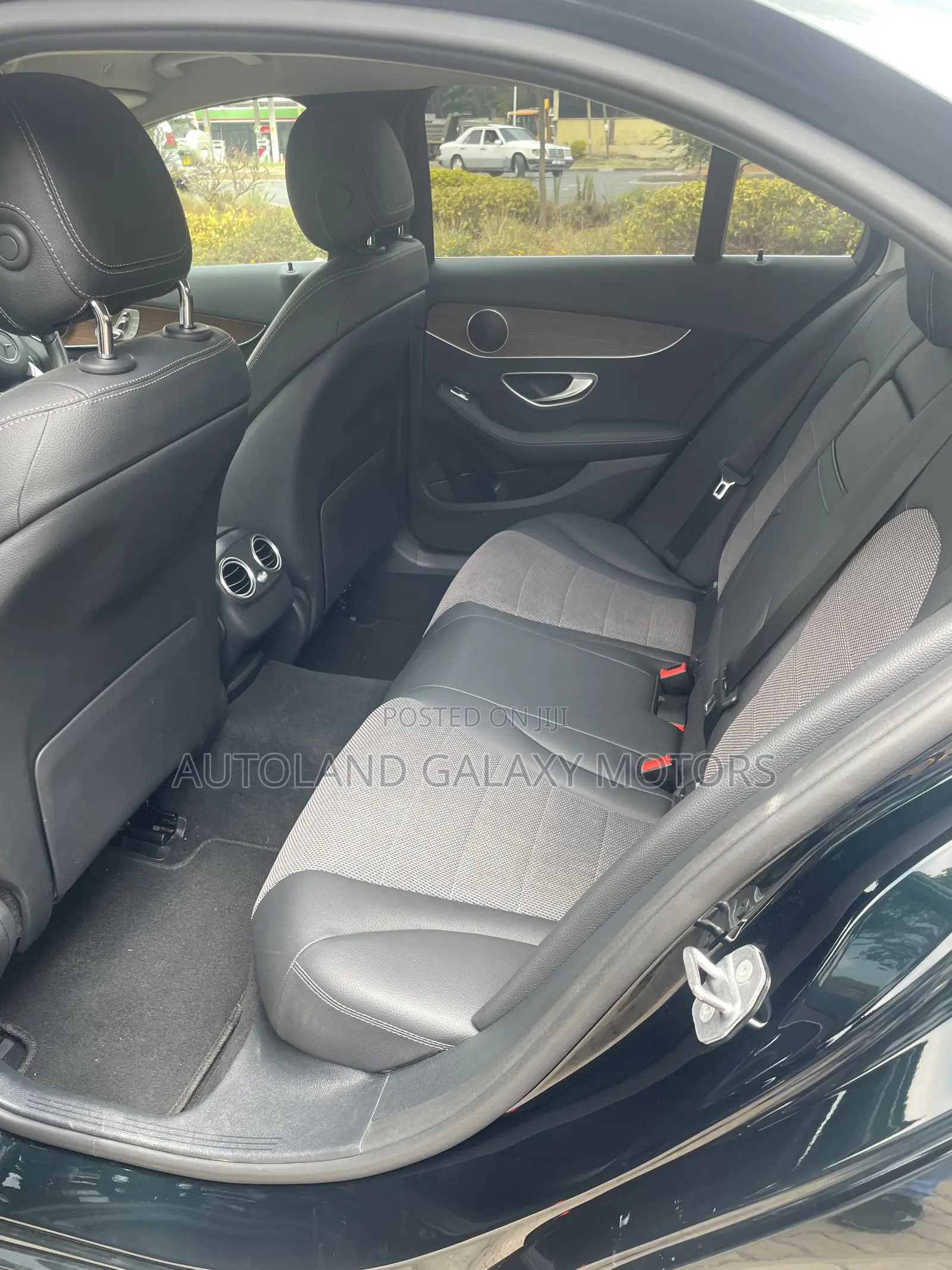 Mercedes-Benz C200 2019 Green