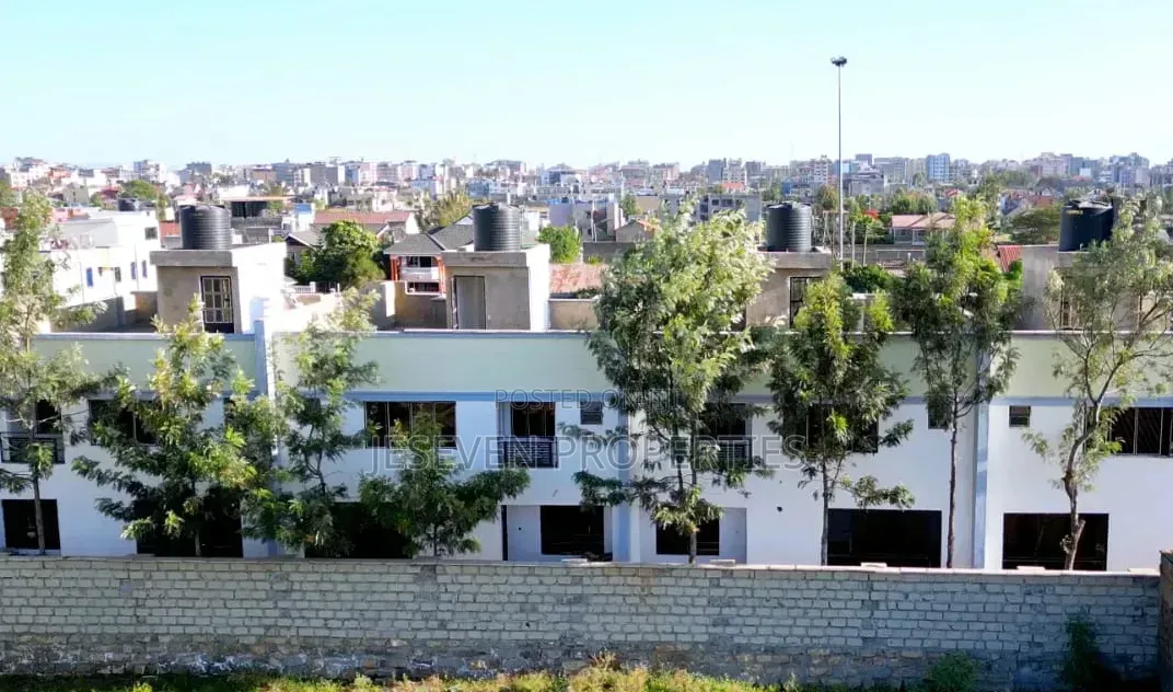 5bdrm Townhouse/Terrace in Utawala, Junction/Benedicta for sale