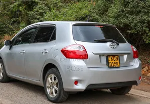 Toyota Auris 2010 Silver
