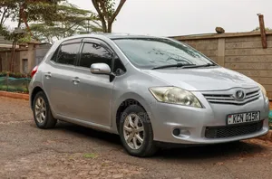 Toyota Auris 2010 Silver