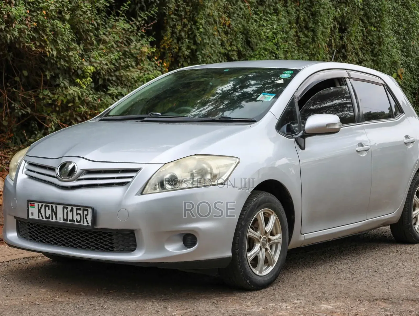 Toyota Auris 2010 Silver