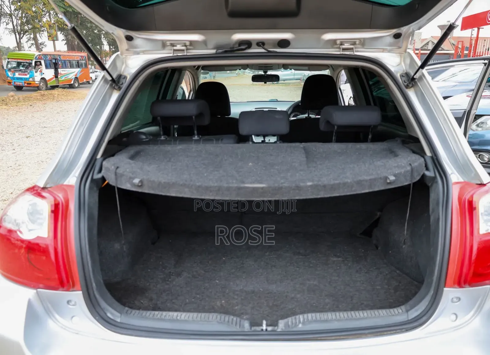 Toyota Auris 2010 Silver
