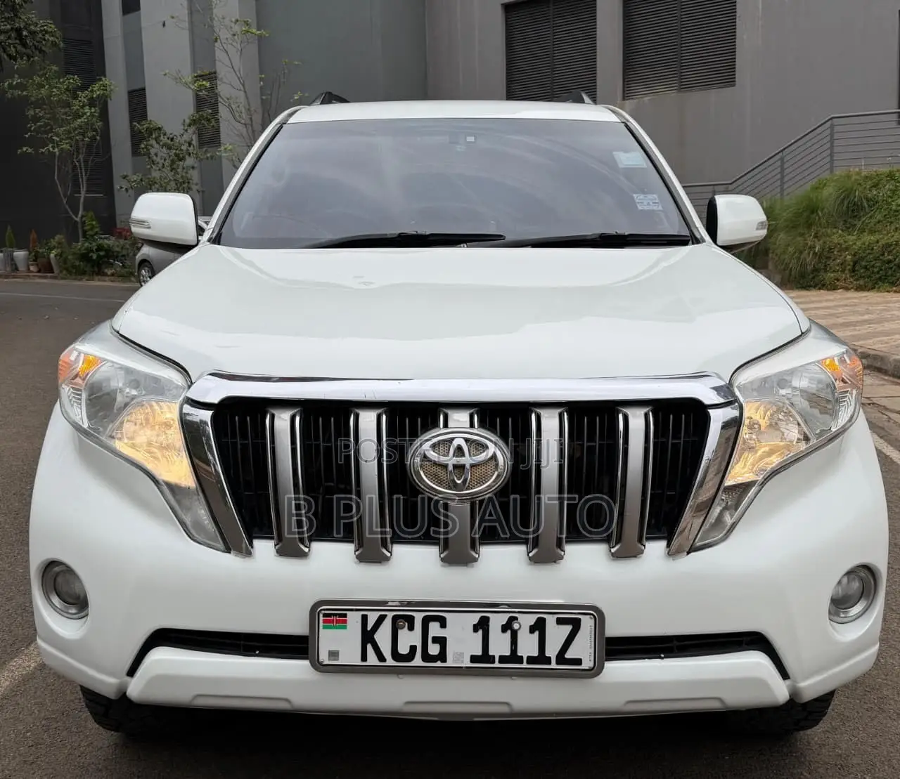 Toyota Land Cruiser Prado 2010 White