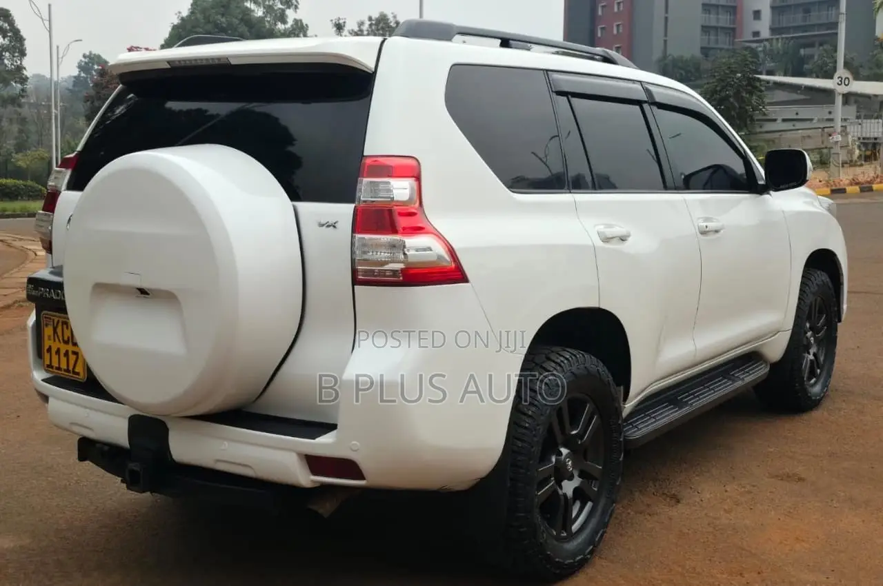 Toyota Land Cruiser Prado 2010 White