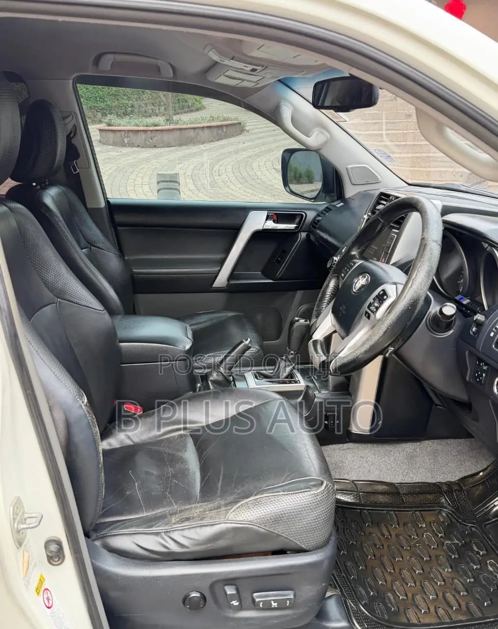 Toyota Land Cruiser Prado 2010 White