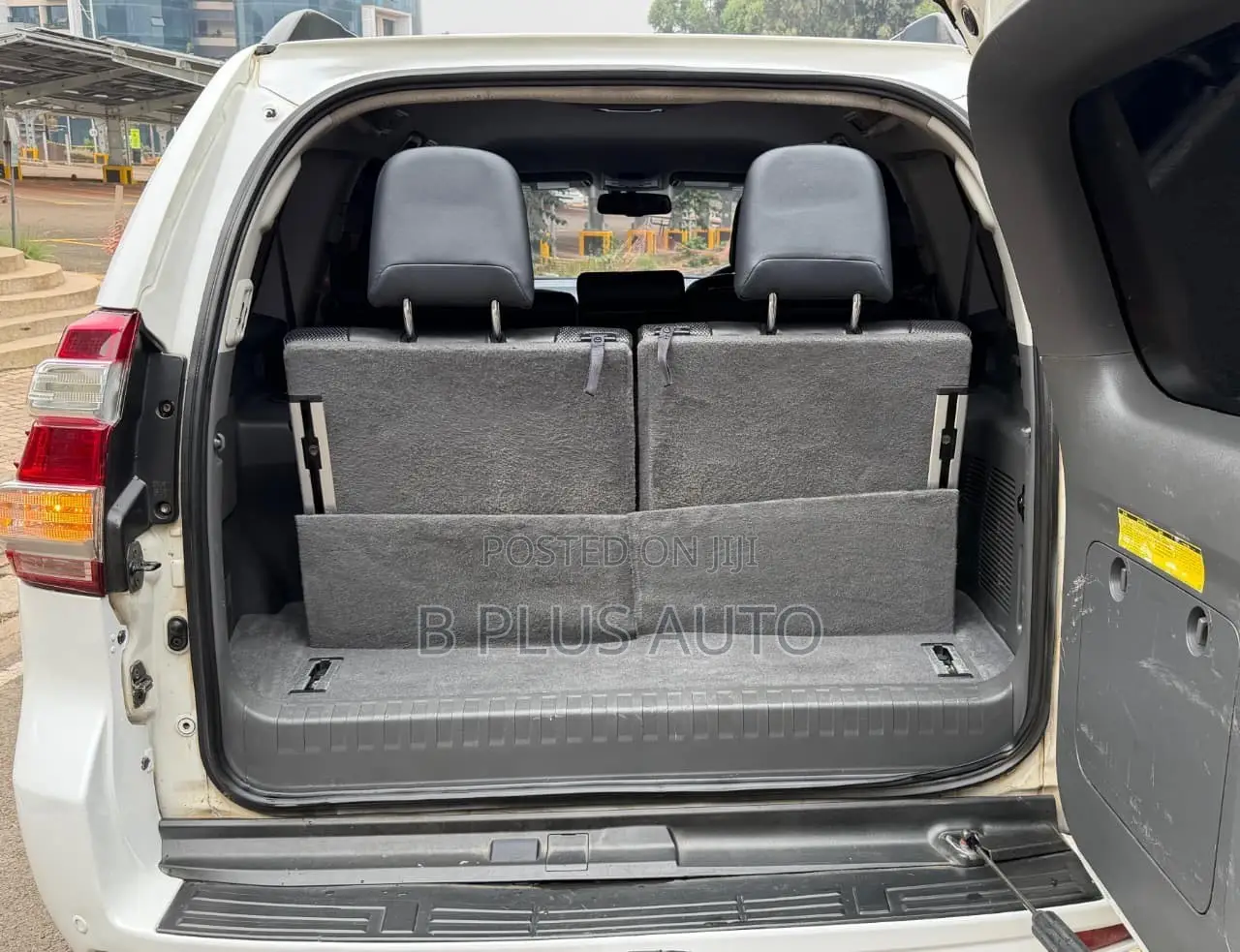 Toyota Land Cruiser Prado 2010 White