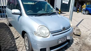 Toyota Sienta 2011 Gray