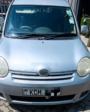 Toyota Sienta 2011 Gray