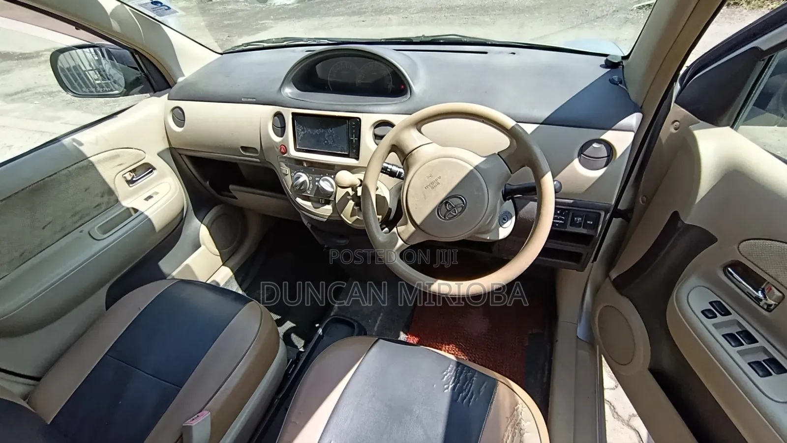 Toyota Sienta 2011 Gray