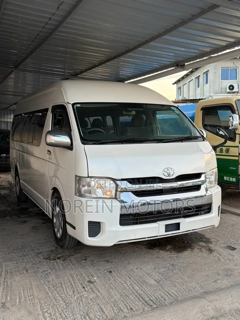 Toyota HiAce 2019 White