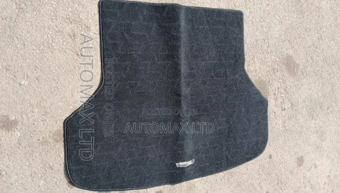 Toyota Harrier ZSU65, Rear Boot Floor Mat (Carpet)
