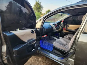 Honda Fit 2006 Gray