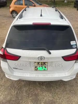 Toyota Corolla Fielder 2017 White