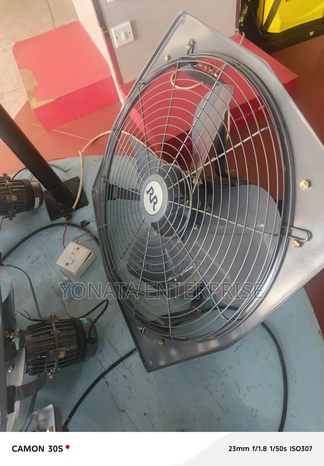 24" Metallic Extractor Fan (Heavy Duty)