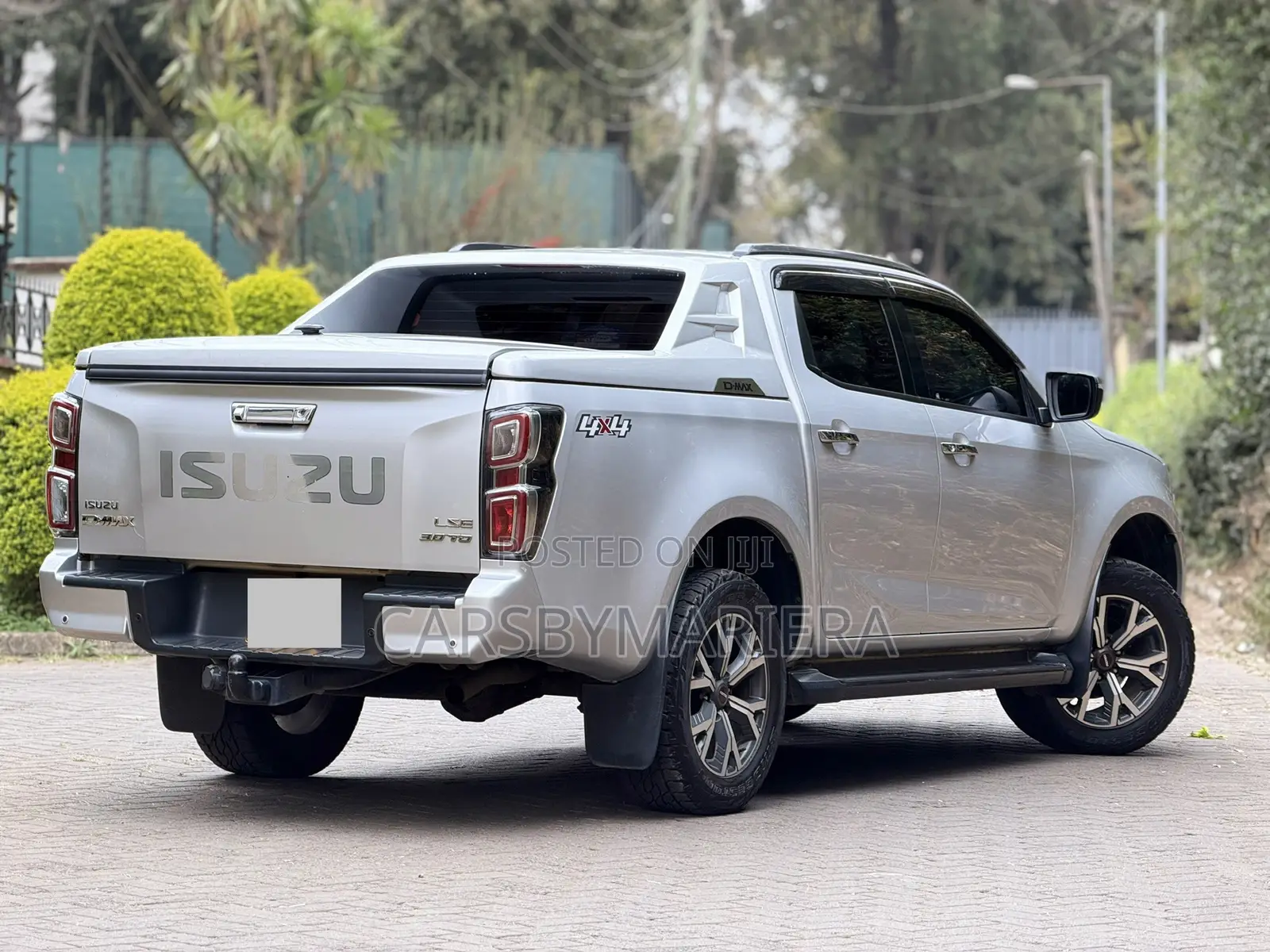 Isuzu D-MAX 2022 Silver