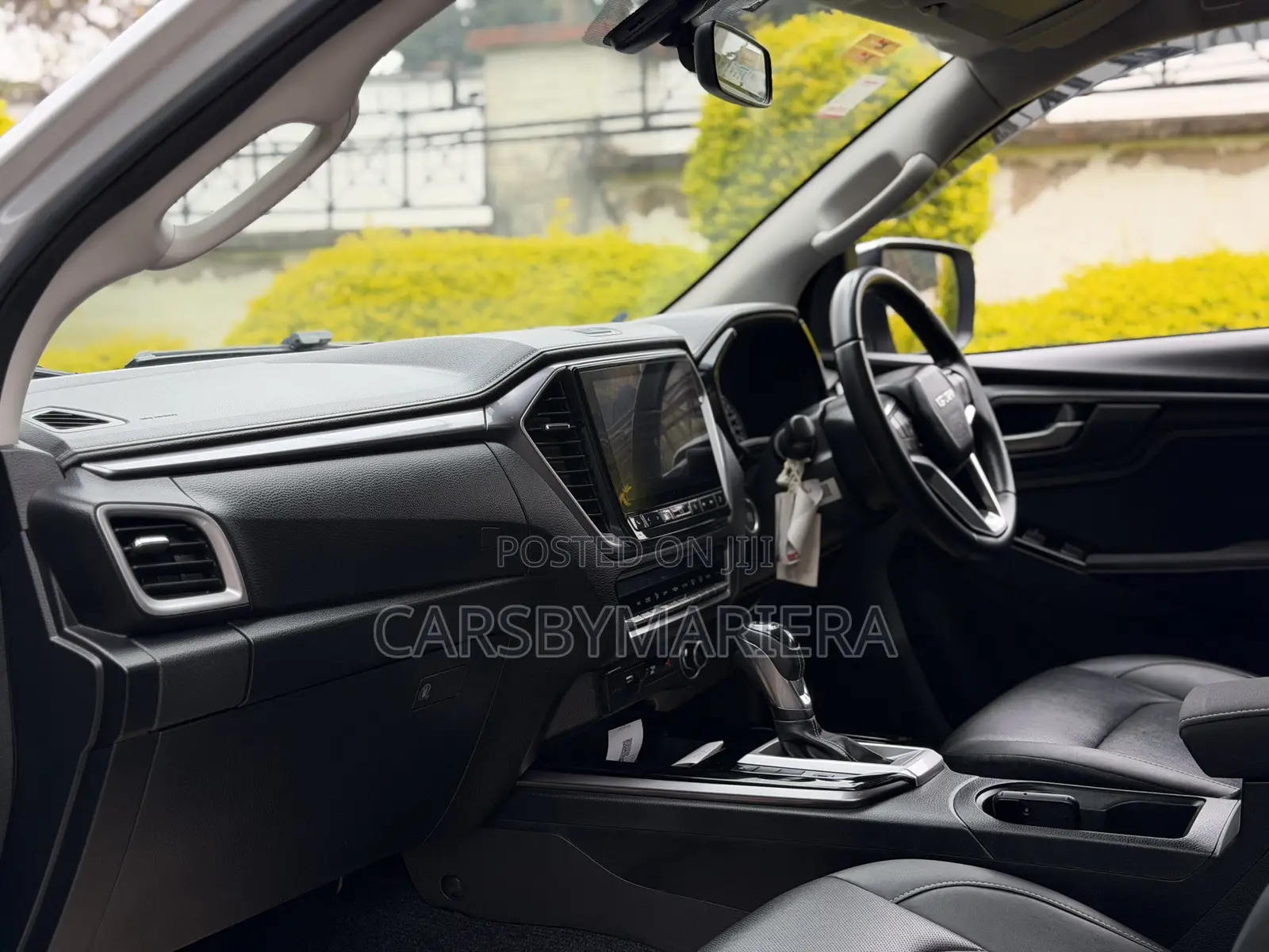 Isuzu D-MAX 2022 Silver