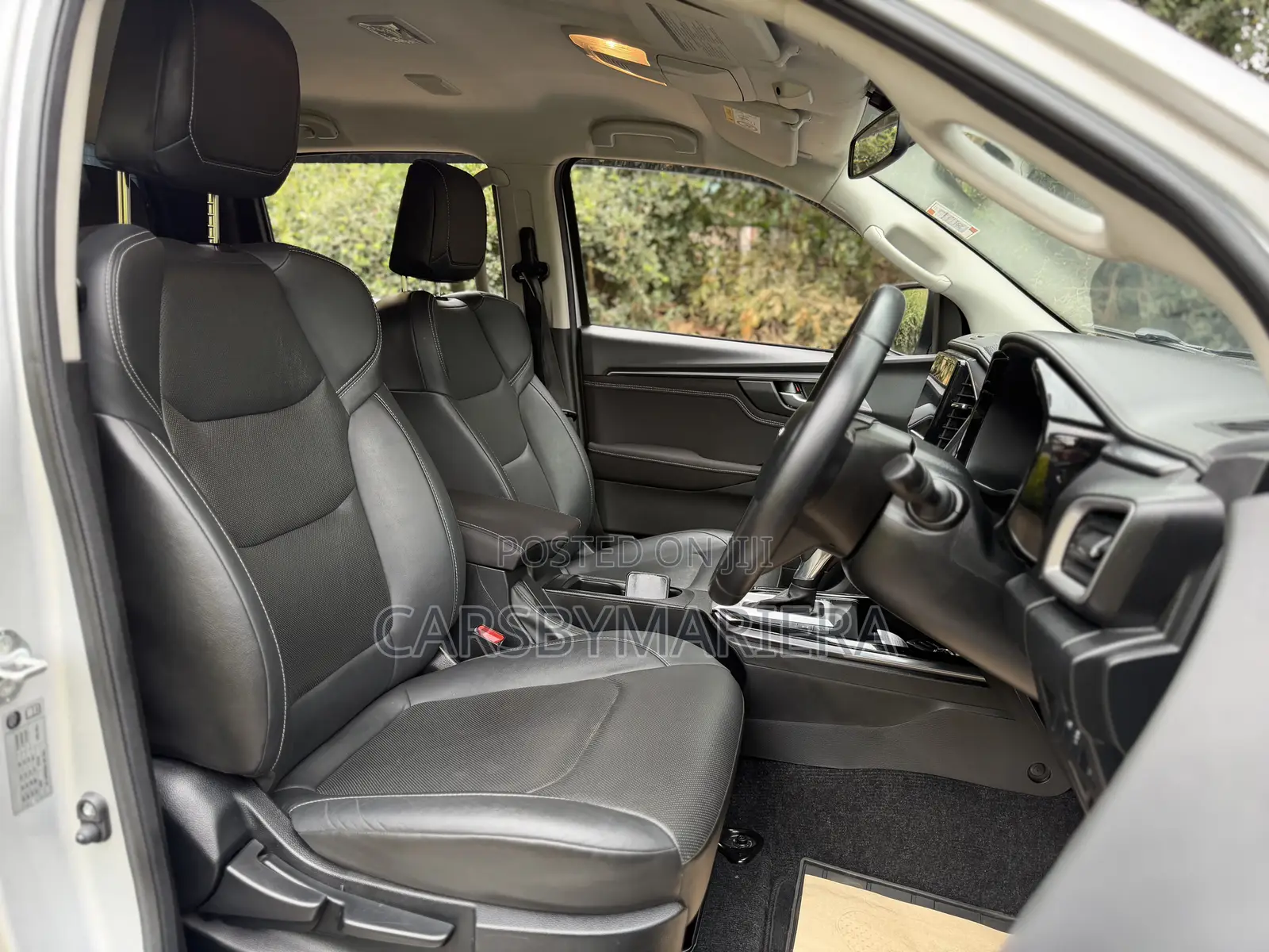 Isuzu D-MAX 2022 Silver