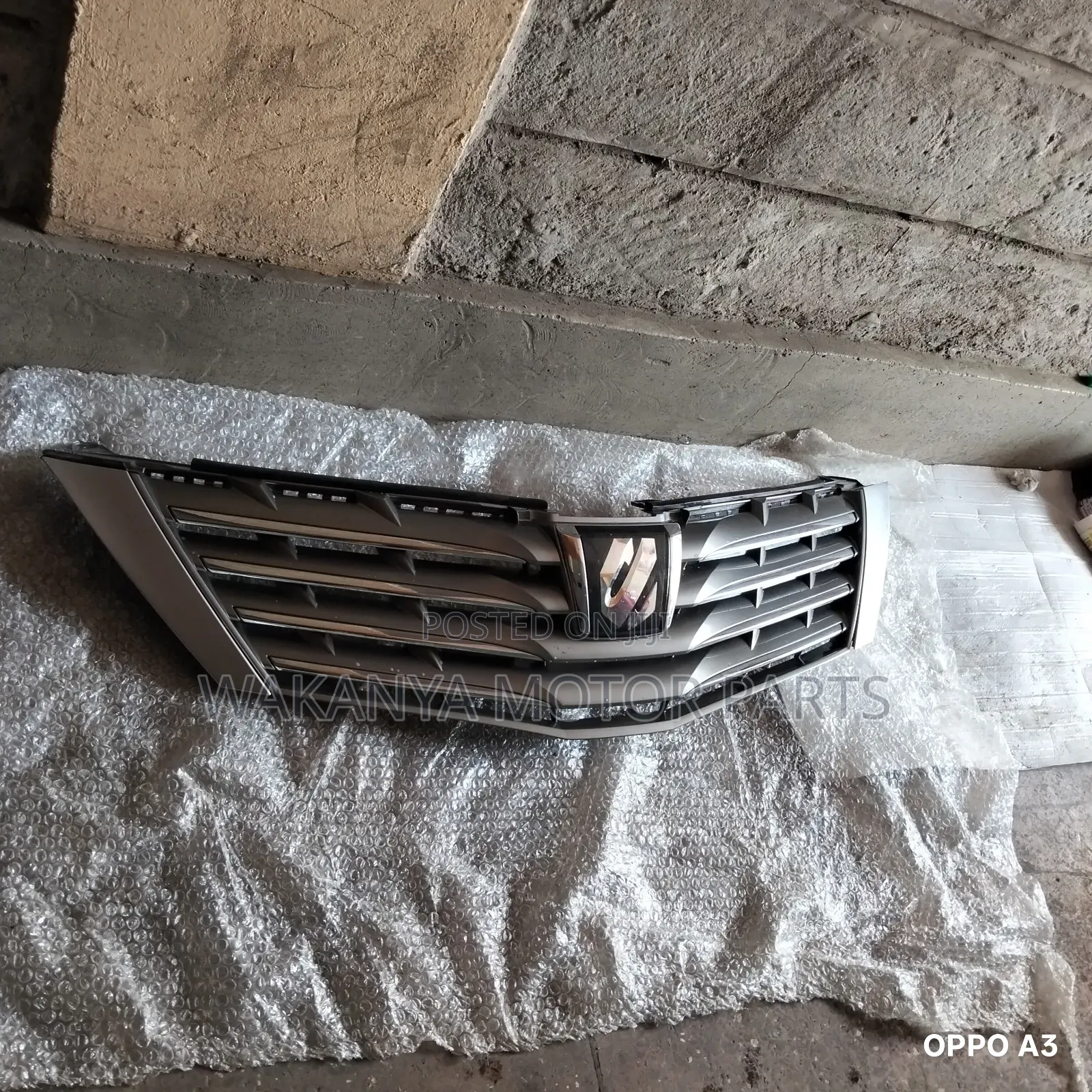 Toyota Alphard Model 2010 Grille, Clean Original Ex Japan Spare