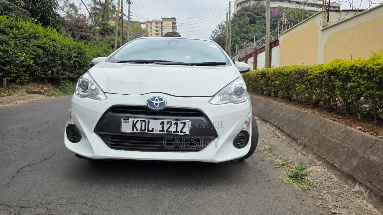 Toyota Aqua 2016 White