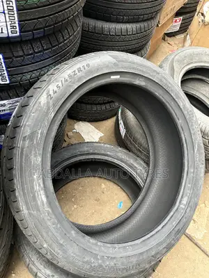 245/45r19 Goddard Tyre