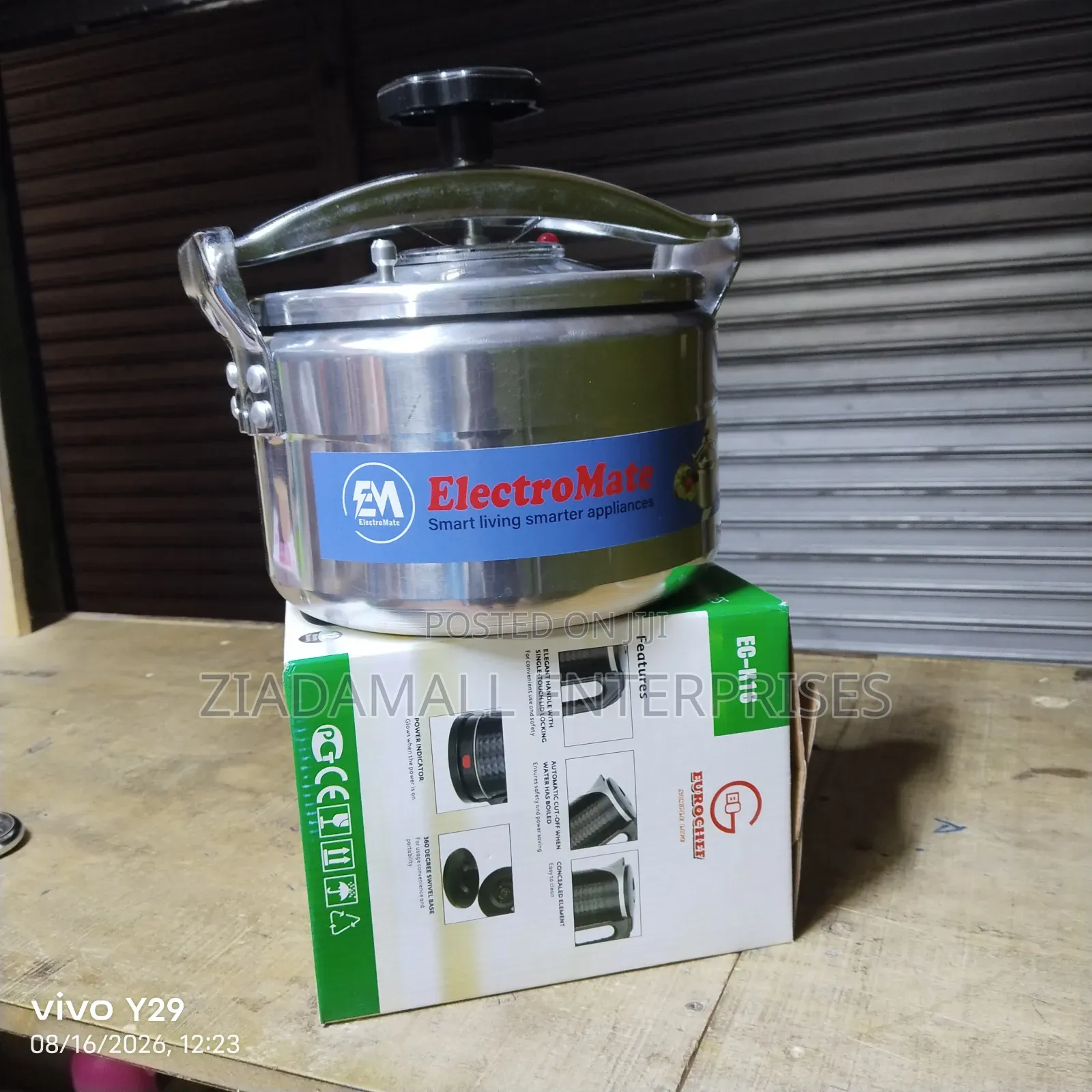 Modern 5L Pressure Cooker.