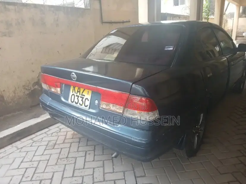 Nissan Sunny B15 Sedan 1.5 2000 Blue