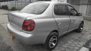 Toyota Platz 2003 Gray