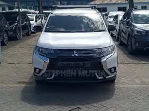 Mitsubishi Outlander 2019 White