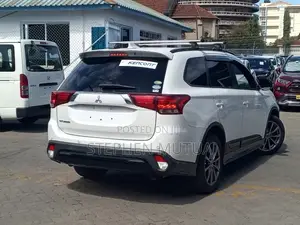 Mitsubishi Outlander 2019 White