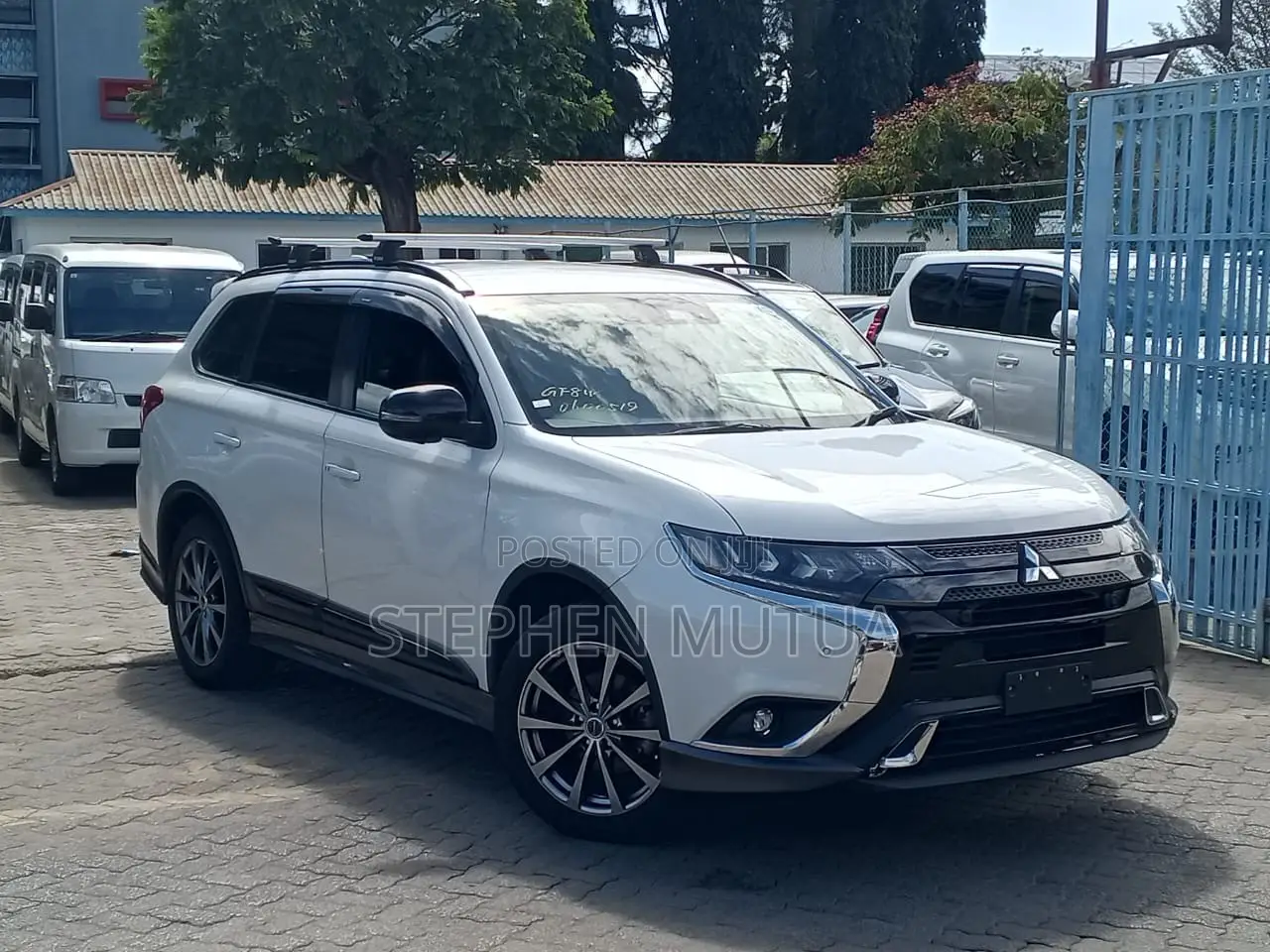 Mitsubishi Outlander 2019 White