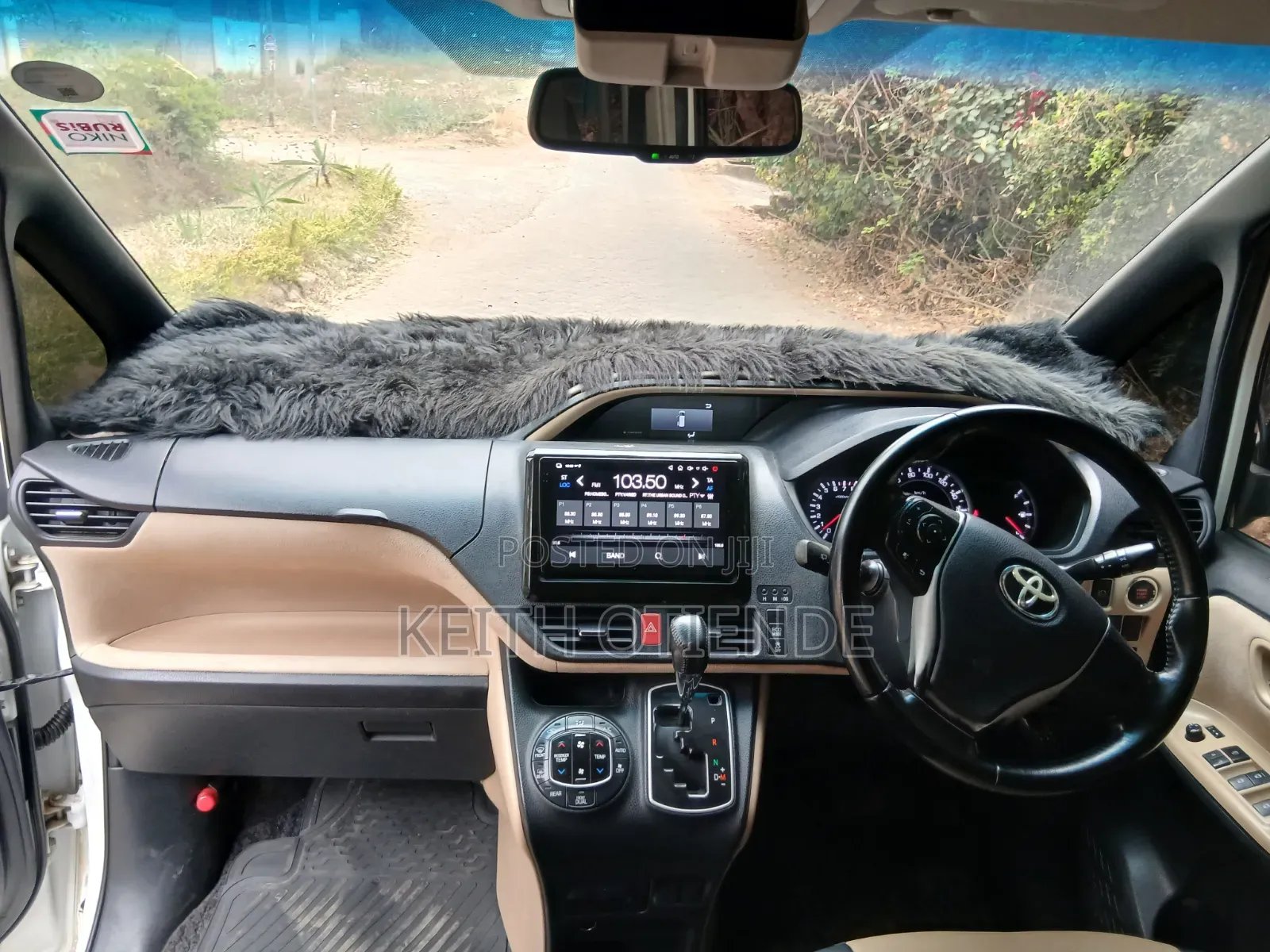 Toyota Noah 2015 White