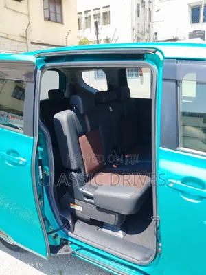 Toyota Sienta 2020 Green