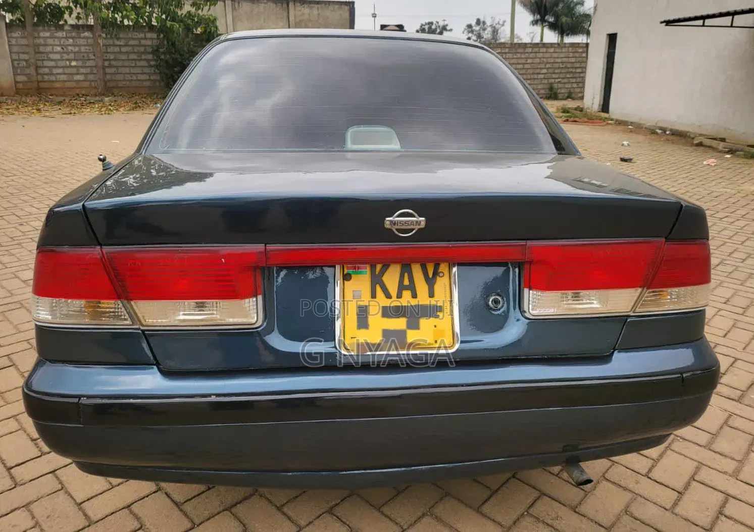 Nissan FB15 2001 Blue