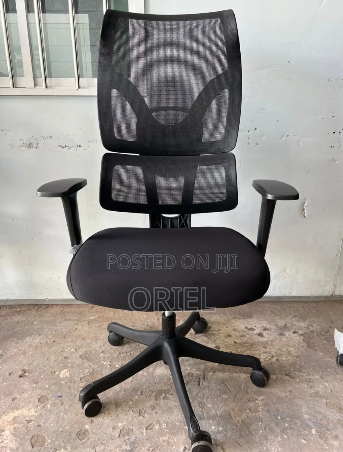 Office Chair : High-Back Ergonomic Corporate Office Chair