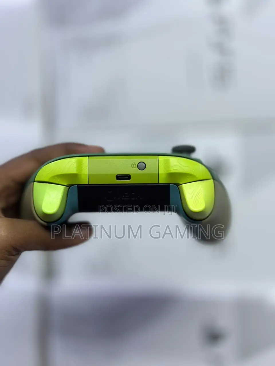 Xbox Wireless Controller – Remix Special Edition