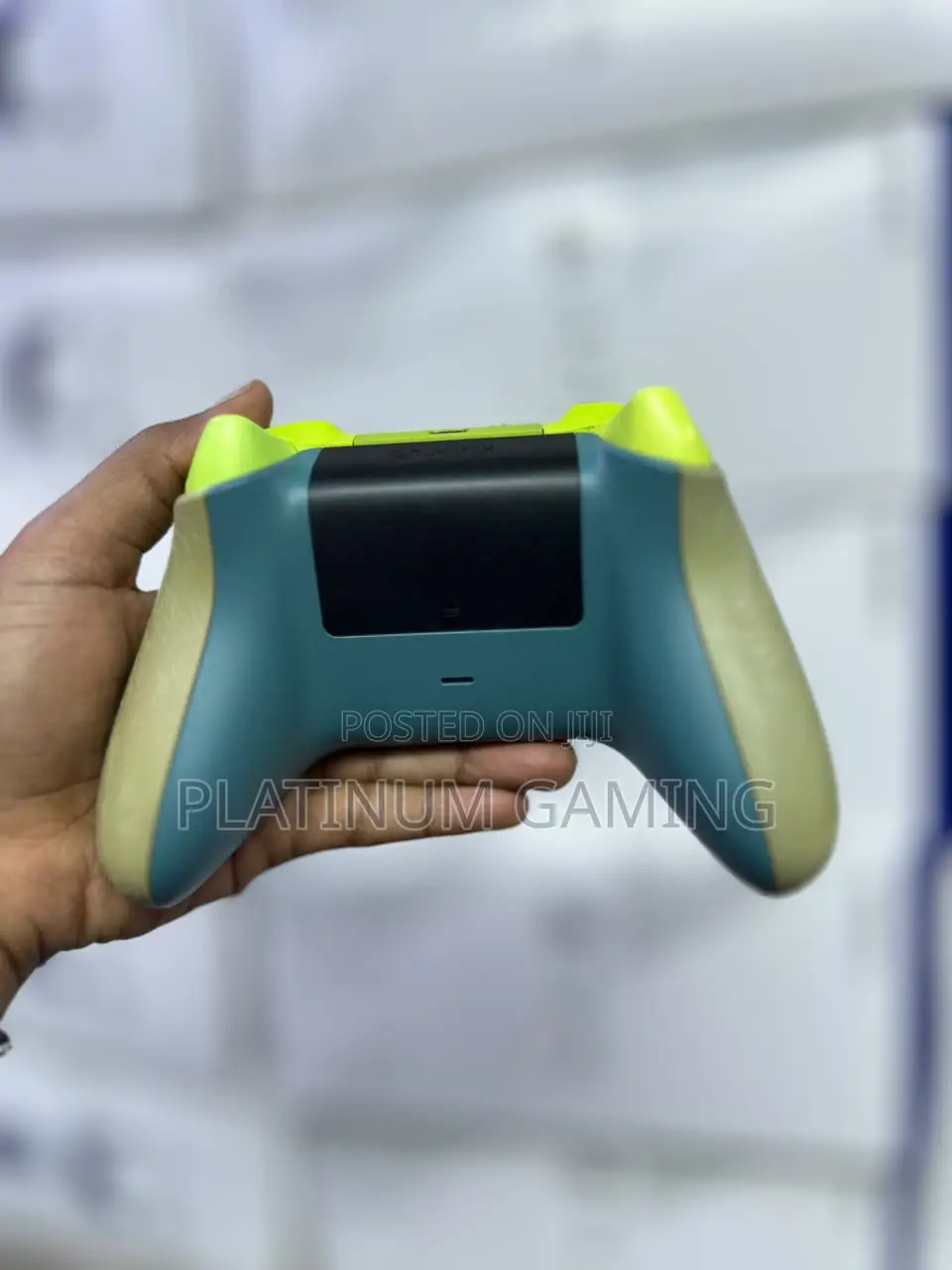 Xbox Wireless Controller – Remix Special Edition