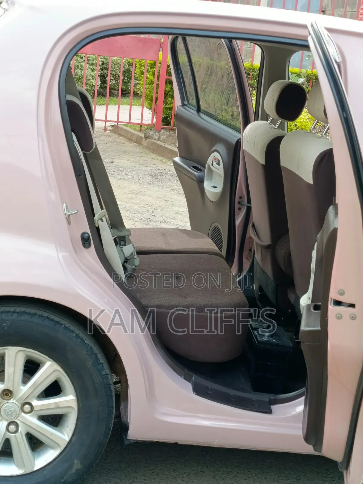 Toyota Passo 2015 Pink