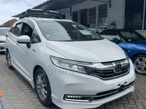 Honda Fit Shuttle 1.5 Hybrid 2WD 2019 White