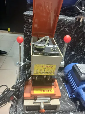 Key Cutting Machine