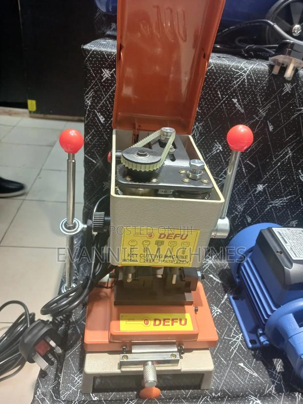 Key Cutting Machine