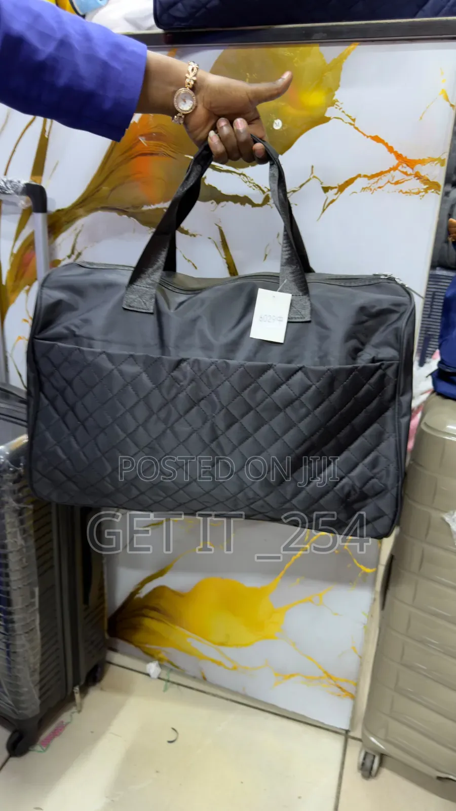EMERY ROSE Quilted Large Waterproof Capacity Duffle Bag *
Material: