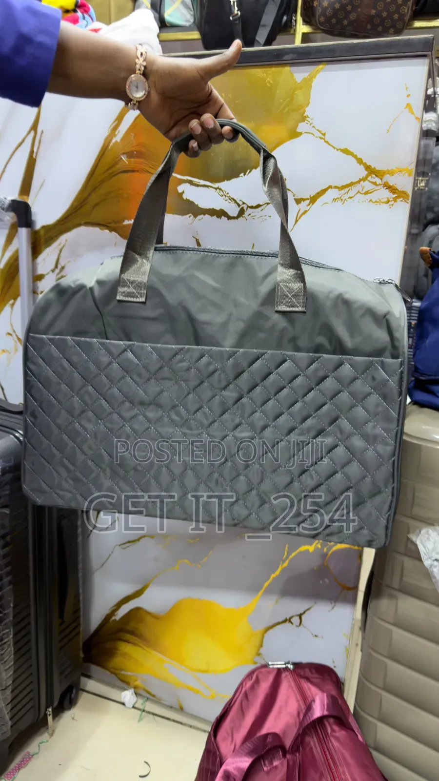 EMERY ROSE Quilted Large Waterproof Capacity Duffle Bag *
Material: