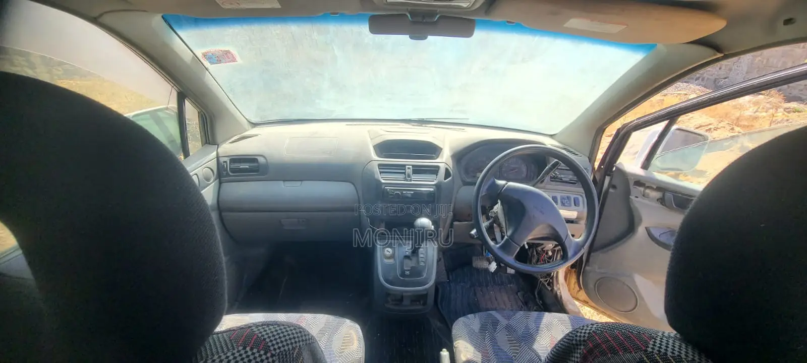 Mitsubishi RVR 1998 White