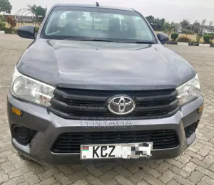 Toyota Hilux 2020 Gray