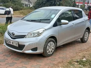 Toyota Vitz 2014 Silver